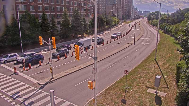 Traffic camera image at 2025-08-24 14:20:17