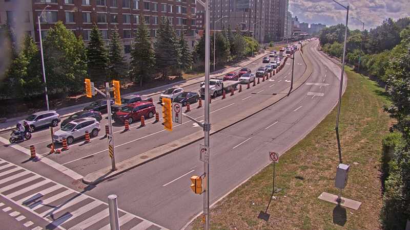 Traffic camera image at 2025-08-24 14:40:20