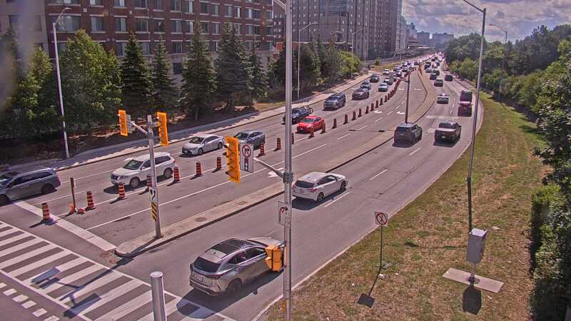 Traffic camera image at 2025-08-24 14:45:18