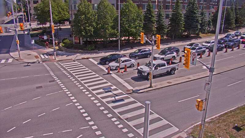 Traffic camera image at 2025-08-24 15:30:21