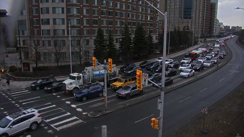 Traffic camera image at 2025-03-25 12:00:15