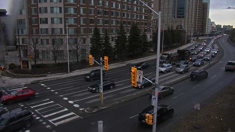 Traffic camera image at 2025-03-25 12:10:12