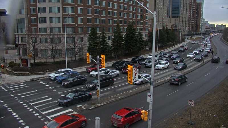 Traffic camera image at 2025-03-25 12:30:13