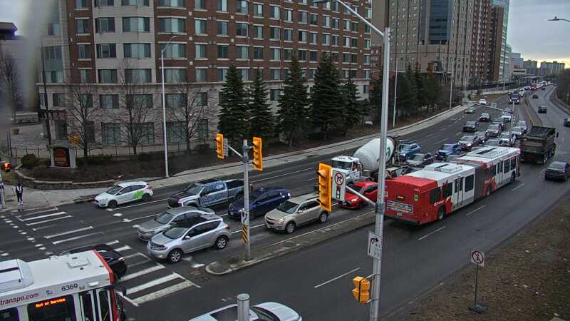 Traffic camera image at 2025-03-25 12:36:58