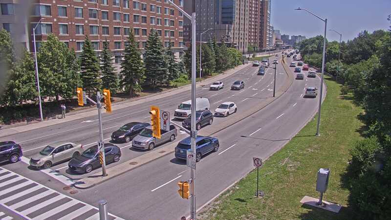 Traffic camera image at 2025-06-30 17:15:26