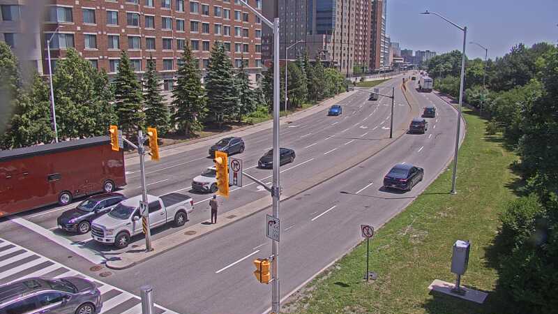 Traffic camera image at 2025-06-30 17:25:28