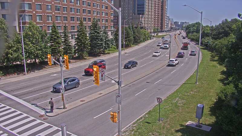 Traffic camera image at 2025-06-30 17:36:53