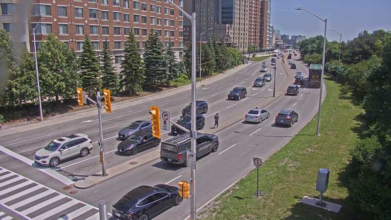 Traffic camera image at 2025-06-30 17:45:22
