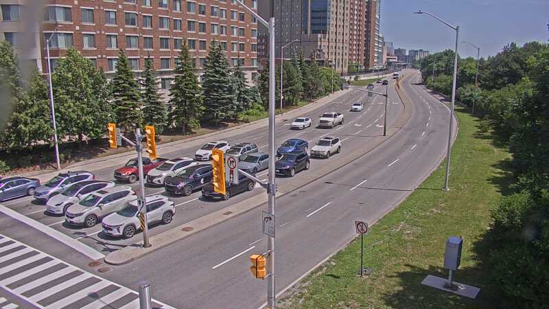 Traffic camera image at 2025-06-30 18:00:18