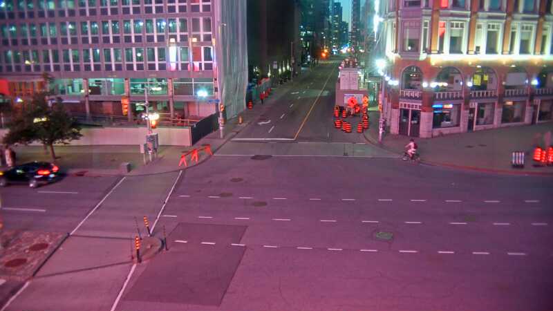 Traffic camera image at 2025-08-25 00:20:17