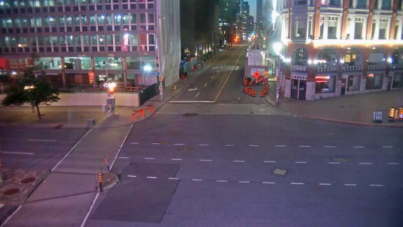 Traffic camera image at 2025-08-25 00:25:22