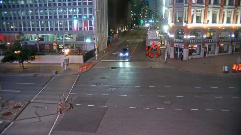 Traffic camera image at 2025-08-25 00:35:17