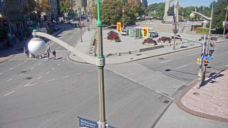 Traffic camera image at 2025-09-15 16:35:18