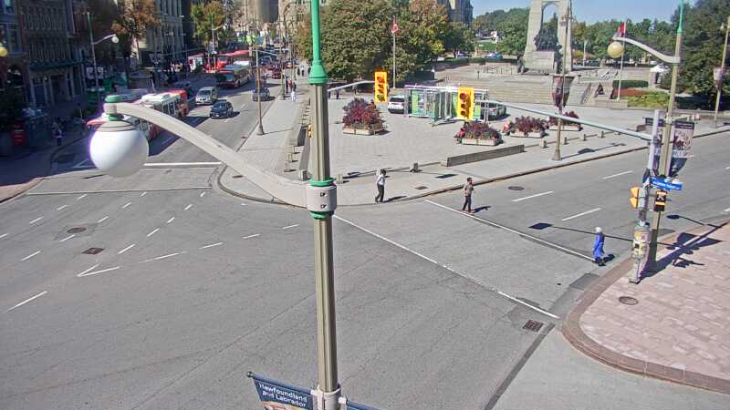 Traffic camera image at 2025-09-15 16:40:17