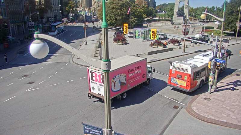 Traffic camera image at 2025-09-15 17:30:19