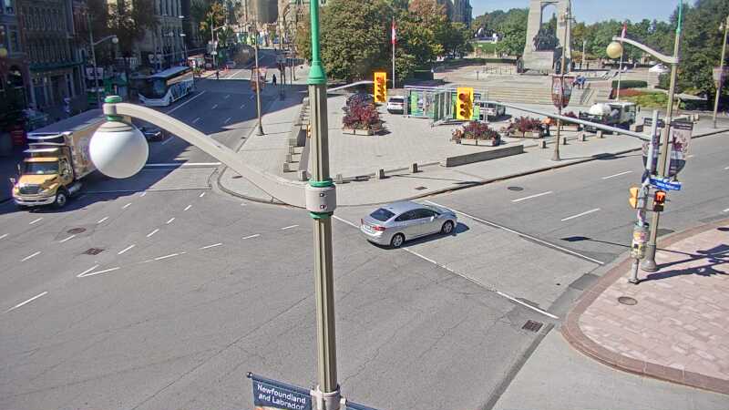 Traffic camera image at 2025-09-15 17:35:19