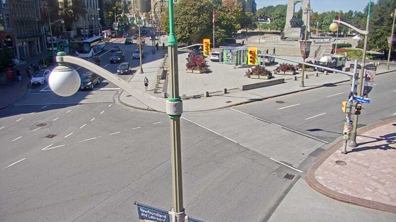 Traffic camera image at 2025-09-15 17:40:20