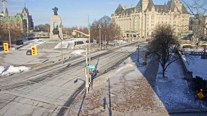 Traffic camera image at 2024-12-21 15:25:33