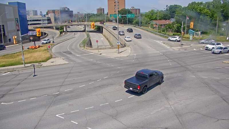 Traffic camera image at 2025-06-30 17:05:11