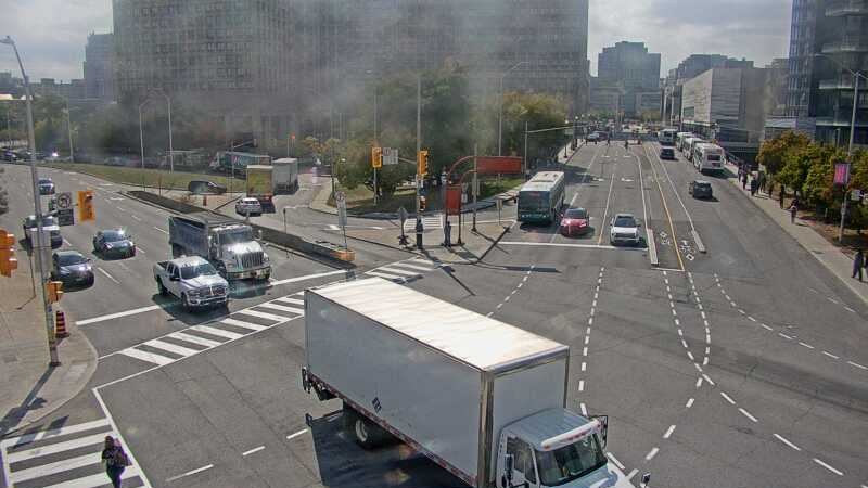 Traffic camera image at 2025-09-18 18:20:18
