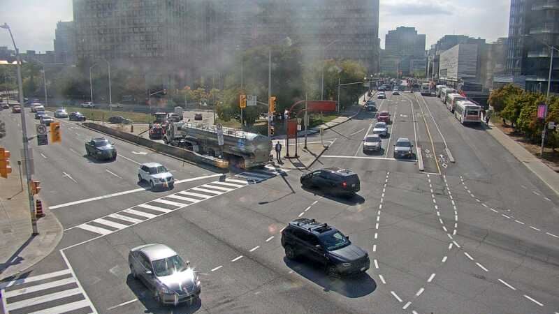 Traffic camera image at 2025-09-18 18:35:17