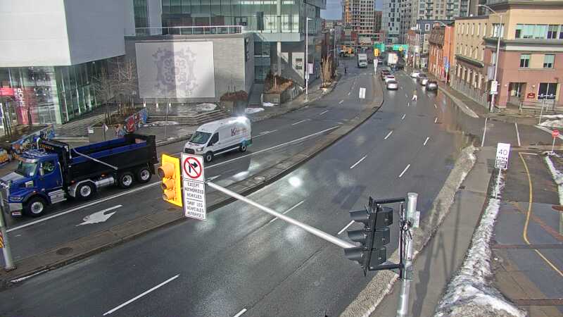 Traffic camera image at 2024-12-30 16:25:47