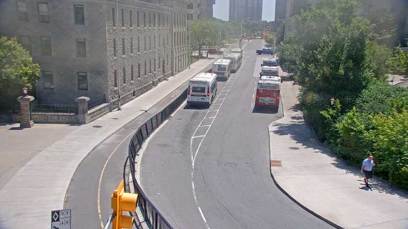 Traffic camera image at 2025-06-30 17:05:25