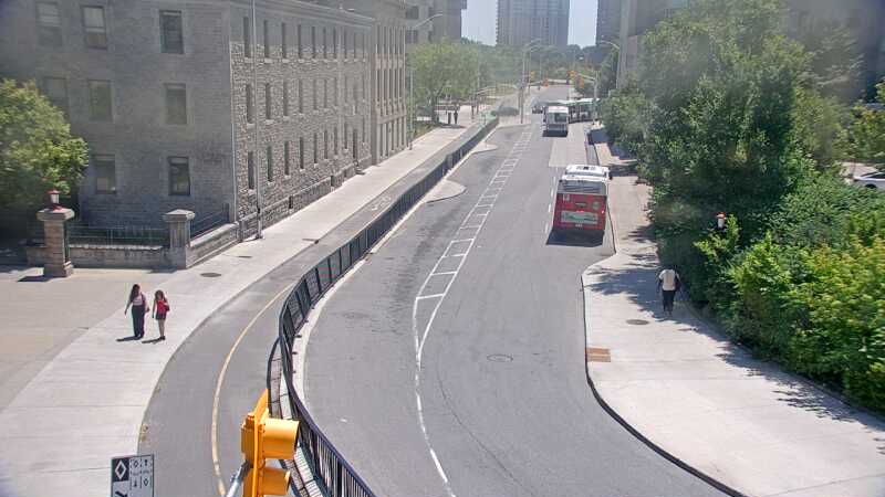 Traffic camera image at 2025-06-30 17:10:24