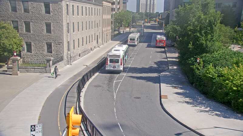 Traffic camera image at 2025-06-30 20:25:15