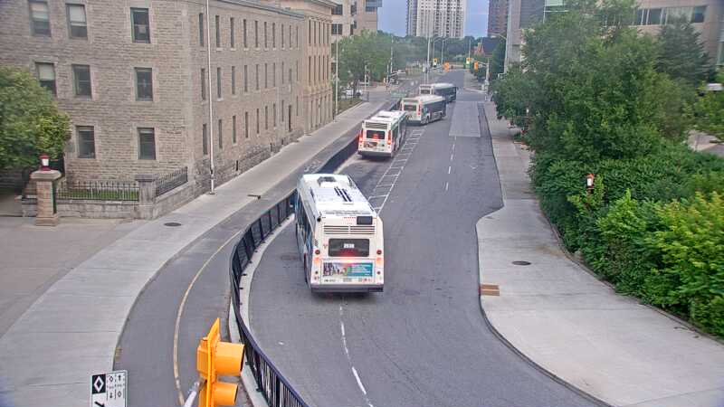 Traffic camera image at 2025-07-01 00:10:17