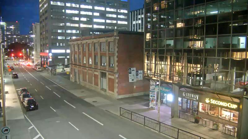 Traffic camera image at 2025-08-25 00:35:17