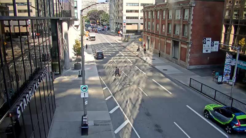 Traffic camera image at 2025-09-18 18:45:23