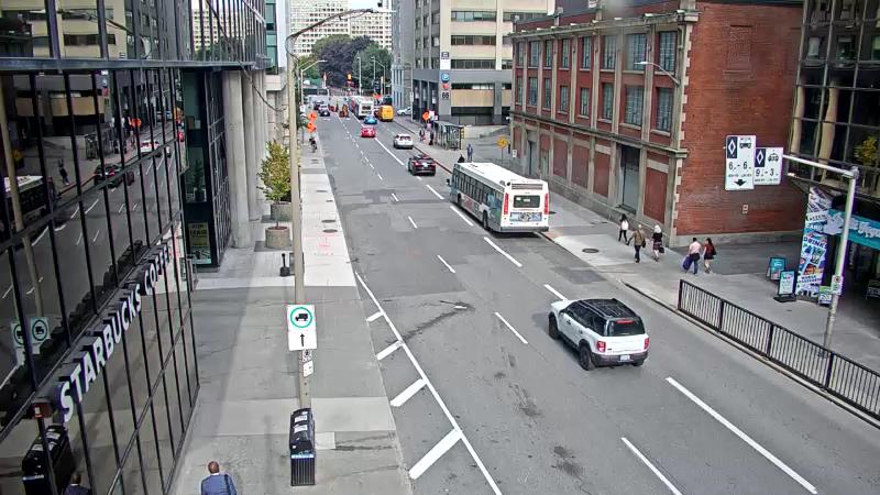 Traffic camera image at 2025-09-18 19:55:16