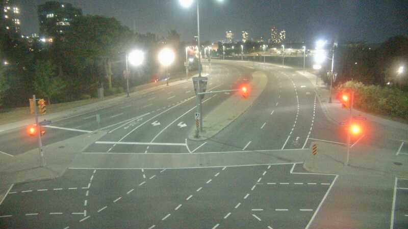 Traffic camera image at 2025-08-04 01:20:15