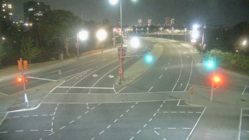 Traffic camera image at 2025-08-04 01:40:15
