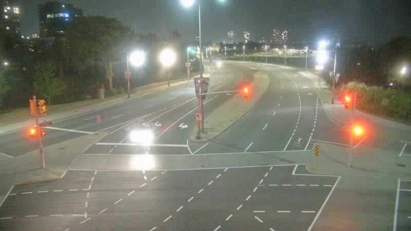 Traffic camera image at 2025-08-04 02:40:15