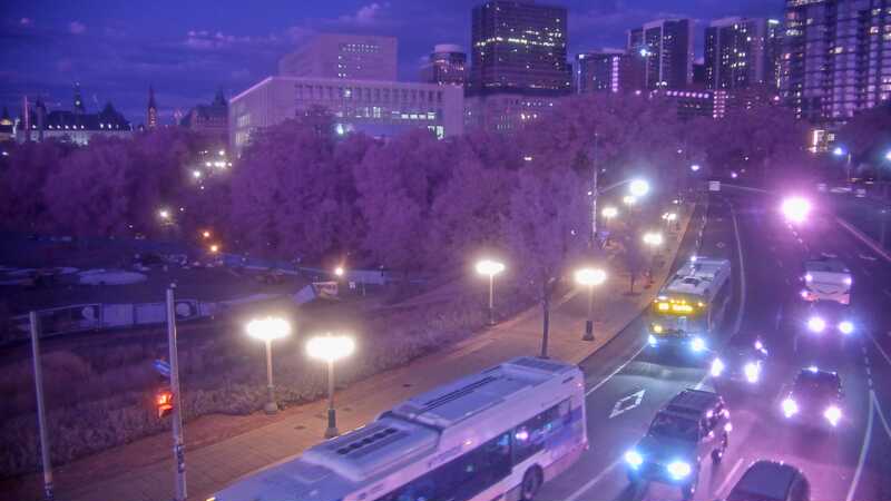 Traffic camera image at 2025-08-25 00:25:23