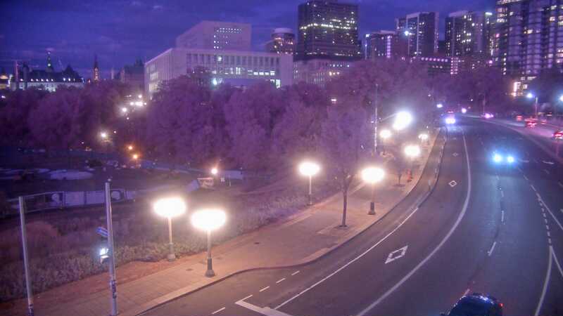 Traffic camera image at 2025-08-25 00:30:17