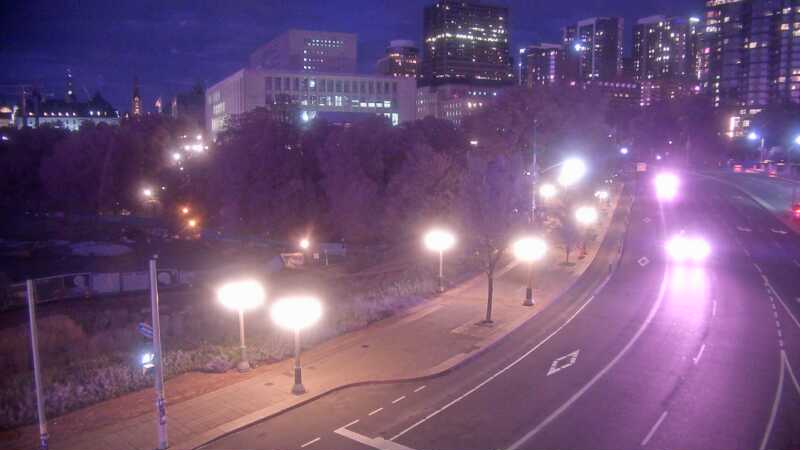 Traffic camera image at 2025-08-25 00:35:17
