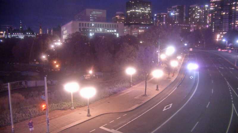 Traffic camera image at 2025-08-25 00:40:15