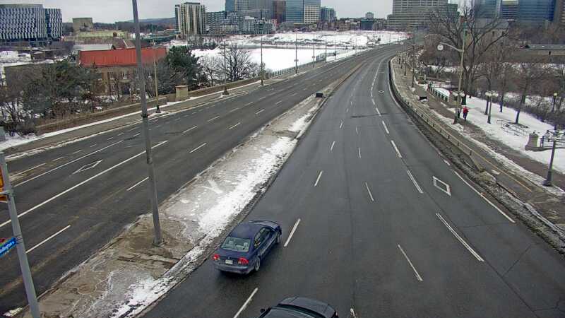 Traffic camera image at 2025-03-09 13:25:15