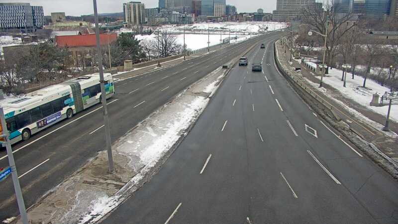 Traffic camera image at 2025-03-09 13:30:11