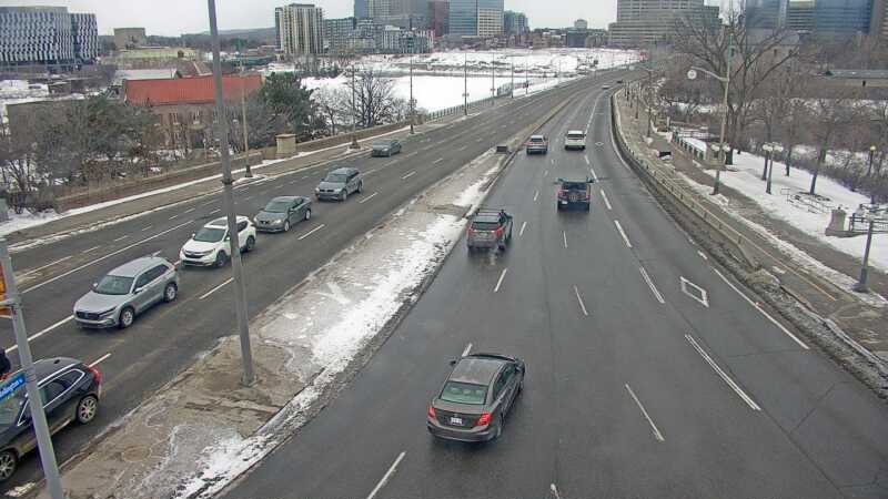 Traffic camera image at 2025-03-09 13:40:30