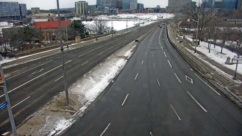 Traffic camera image at 2025-03-09 13:45:34