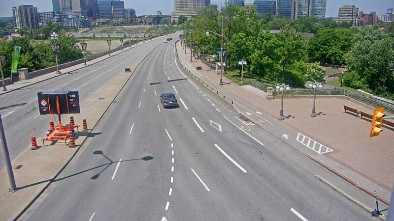 Traffic camera image at 2025-06-30 17:45:23