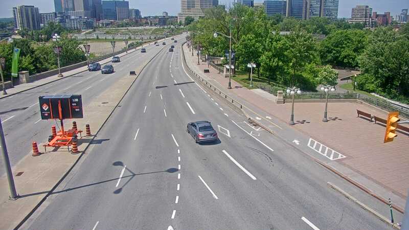 Traffic camera image at 2025-06-30 18:10:18