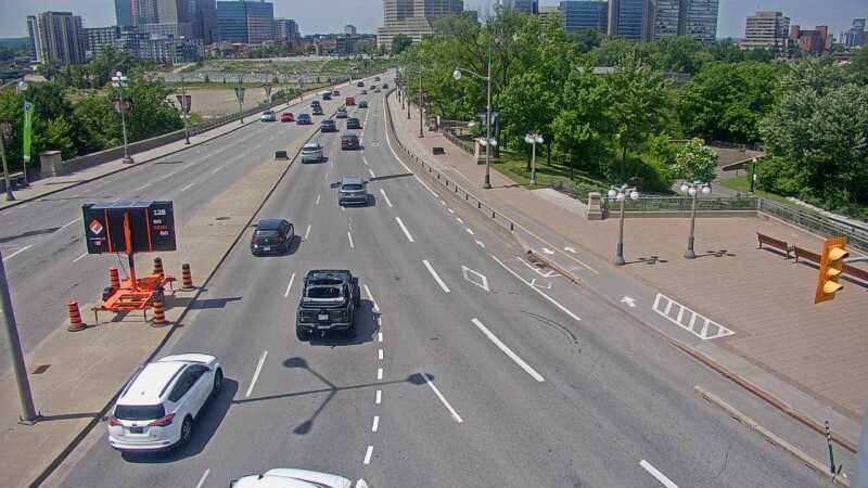 Traffic camera image at 2025-06-30 18:40:20