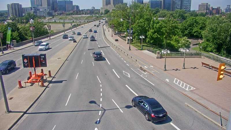 Traffic camera image at 2025-06-30 19:10:26