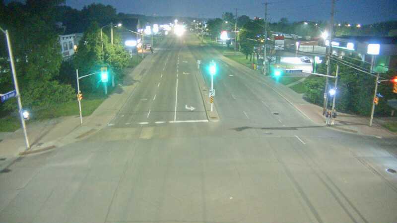 Traffic camera image at 2025-06-08 01:38:25