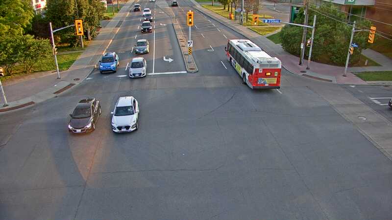 Traffic camera image at 2025-07-19 00:00:17